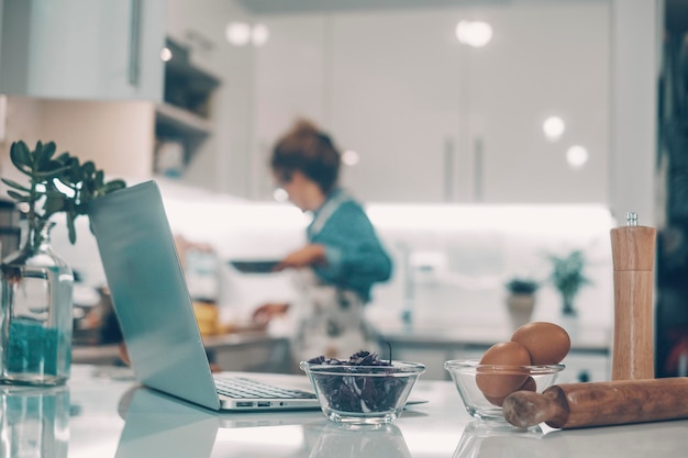 Контактная форма и кухня